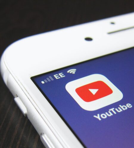 Make changes to the YouTube app’s user experience with the lightweight YTLite jailbreak tweak