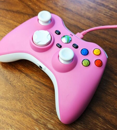 Replica Xbox 360 Controller Nails The Vibes, Lacks The Wireless