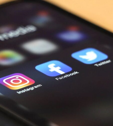 Brands suspend Instagram advertising after child predator tests