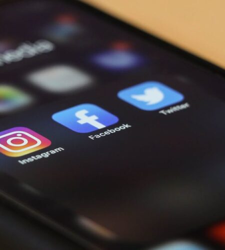 Teenage social media addiction lawsuits can proceed, rules judge
