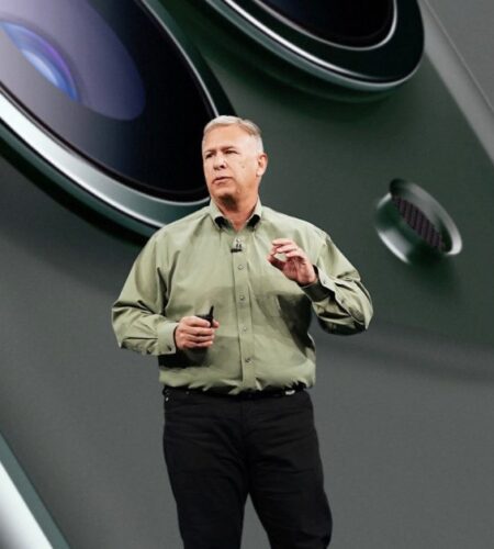 WSJ profiles Phil Schiller, who is working nearly 80 hours a week defending the App Store