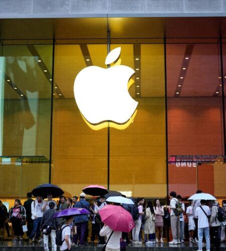 Apple Gets Sued by the US DOJ; Accused of Illegal Monopoly in Smartphone Market