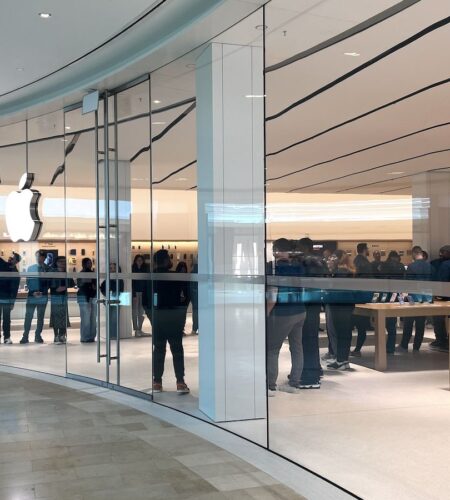 Apple’s First Store in Canada With Dedicated Pickup Station Now Open
